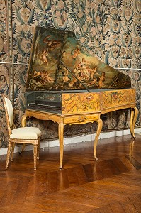 CLAVECIN CONSTRUIT PAR ALBERT DELIN A TOURNAI EN 1768, DEPOT DE M. KENNETH GILBERT, ANTICHAMBRE DU MARECHAL, CHATEAU DE MAINTENON, EURE-ET-LOIR (28), FRANCE 