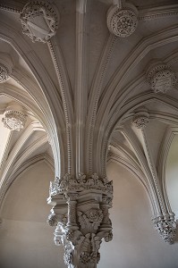 DETAIL DE L'ESCALIER MENANT AUX APPARTEMENTS DE MADAME DE MAINTENON, CHATEAU DE MAINTENON, EURE-ET-LOIR (28), FRANCE 