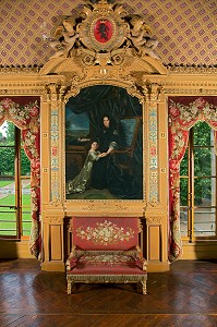 GRANDE GALERIE, PEINTURE DE 1719 D'APRES LOUIS-FERDINAND ELLE, REPRESENTANT MADAME DE MAINTENON (1635-1719), NEE FRANCOISE D'AUBIGNE, ET SA NIECE FRANCOISE AMABLE D'AUBIGNE (1684-1739), CHATEAU DE MAINTENON, EURE-ET-LOIR (28), FRANCE 