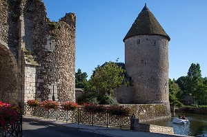 TOUR ET FORTIFICATION DE LA CITE MEDIEVALE DE BONNEVAL, SURNOMMEE LA PETITE VENISE DE LA BEAUCE, EURE-ET-LOIR (28), FRANCE 