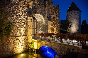 TOUR ET FORTIFICATION DE LA CITE MEDIEVALE DE BONNEVAL, SURNOMMEE LA PETITE VENISE DE LA BEAUCE, EURE-ET-LOIR (28), FRANCE 