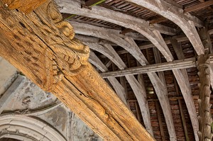 POUTRE A LA TETE DE DRAGON, CHARPENTE DE L'EGLISE DE SAINT-EMAN, SOURCE DU LOIR, EURE-ET-LOIR (28), FRANCE 