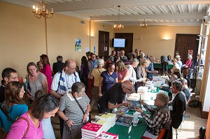 LA LIBRAIRIE, RENCONTRE AVEC LES AUTEURS, FETES DES LIVRES, DOMAINE DE SAINT-SIMON, LA FERTE-VIDAME, EURE-ET-LOIR (28), FRANCE 
