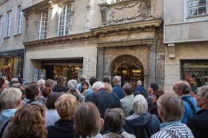 MAISON DE L'APOTHICAIRE CLAUDE HUVE DU XVI EME SIECLE, MAISON DITE DU MEDECIN HUVE, DEVENUE UNE LIBRAIRIE, LA LIBRAIRIE ESPERLUETTE, CHARTRES, EURE-ET-LOIR (28), FRANCE 
