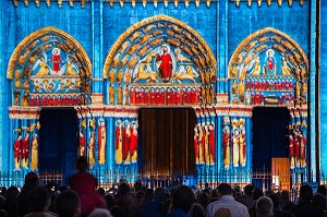 NOUVELLE SCENOGRAPHIE SUR LE PORTAIL ROYAL DE LA CATHEDRALE MIS EN SCENE PAR 'SPECTACULAIRES, ALLUMEURS D'IMAGES', CHARTRES EN LUMIERES, EURE-ET-LOIR (28), FRANCE 