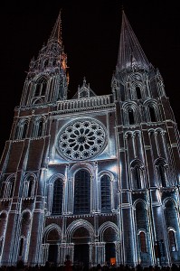 NOUVELLE SCENOGRAPHIE SUR LE PORTAIL ROYAL DE LA CATHEDRALE MIS EN SCENE PAR 'SPECTACULAIRES, ALLUMEURS D'IMAGES', CHARTRES EN LUMIERES, EURE-ET-LOIR (28), FRANCE 