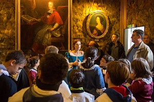 ANIMATION POUR LES ENFANTS AVEC LES PETITS AMBASSADEURS, VISITE EN COSTUMES D'EPOQUE DU CHATEAU DE MAINTENON, EURE-ET-LOIR (28), FRANCE 