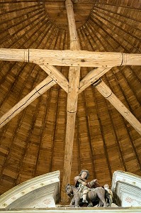 CHARPENTE, EGLISE DE LA FERTE-VILLENEUIL, VALLEE DE L'AIGRE, EURE-ET-LOIR (28), FRANCE 