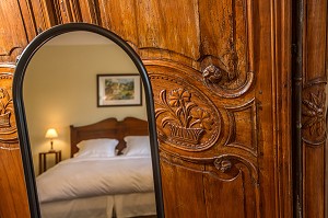 CHAMBRE DE LA MAISON D'HOTES LA PLACE SAINT-MARTIN, MARBOUE, EURE-ET-LOIR (28), FRANCE 