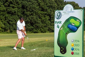 PARCOURS DE NUMERO, PAR 4, GOLF DE CHARTRES, FONTENAY-SUR-EURE, EURE-ET-LOIR (28), FRANCE 