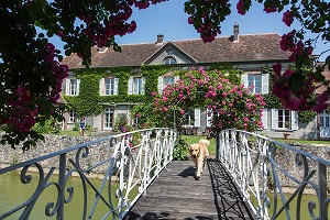 ANCIEN MANOIR ABRITANT DES CHAMBRES D'HOTES, FERME AUBERGE GRAND'MAISON, MEAUCE, EURE-ET-LOIR (28), FRANCE 