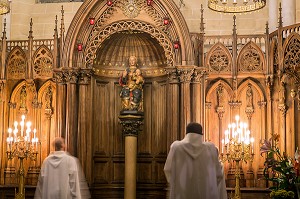 NOTRE-DAME DU PILIER DITE LA VIERGE AU PILIER, EN BOIS DE POIRIER DE 1540, INTERIEUR DE LA CATHEDRALE NOTRE-DAME DE CHARTRES, CLASSEE AU PATRIMOINE MONDIAL DE L'UNESCO, EURE-ET-LOIR (28), FRANCE 