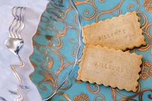 PETIT DEJEUNER, CHAMBRE D'HOTE 'AILLEURS’ AMENAGEE DANS L’ANCIEN EVECHE DE CHARTRES, EURE-ET-LOIR (28), FRANCE 