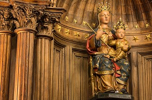 NOTRE-DAME DU PILIER, STATUE POLYCHROME EN BOIS DE POIRIER DU 16 EME SIECLE COURONNEE EN 1855 (APPELEE VIERGE NOIRE AVANT SA RESTAURATION), CATHEDRALE DE CHARTRES, EURE-ET-LOIR (28), FRANCE 