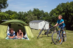 CAMPING LES ILOTS DE SAINT-VAL, VILLIERS-LE-MORHIER, EURE-ET-LOIR (28), FRANCE 