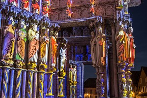 ILLUMINATION DU PORTAIL NORD, NOUVELLE SCENOGRAPHIE DE LA CATHEDRALE NOTRE-DAME POUR LE SPECTACLE DE NUIT 'CHARTRES EN LUMIERES', CHARTRES, EURE-ET-LOIR (28), FRANCE 