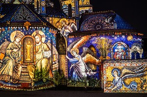 ILLUMINATION DE L'EGLISE SAINT-PIERRE, NOUVELLE SCENOGRAPHIE DU SPECTACLE DE NUIT 'CHARTRES EN LUMIERES', CHARTRES, EURE-ET-LOIR (28), FRANCE 