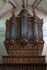 L'ORGUE DE L'EGLISE SAINT-PIERRE SCULPTE PAR LE MENUISIER TOUSSAINT FORTIER, 1614, PLACE METEZEAU, DREUX, EURE-ET-LOIR (28), FRANCE 