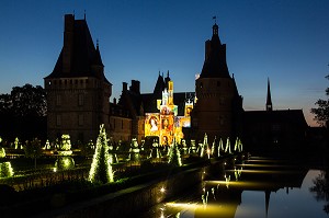 ILLUMINATION DES JARDINS A LA FRANCAISE D'ANDRE LE NOTRE ET SPECTACLE SONS ET LUMIERE, CHATEAU DE MAINTENON, EURE-ET-LOIR (28), FRANCE 
