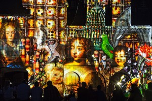 SPECTACLE SONS ET LUMIERE 'MADAME DE MAINTENON OU L'OMBRE DU SOLEIL', EVOQUANT L'HISTOIRE DE L'EPOUSE SECRETE DU ROI LOUIS XIV, SCENOGRAPHIE DE XAVIER DE RICHEMOND, CHATEAU DE MAINTENON, EURE-ET-LOIR (28), FRANCE 