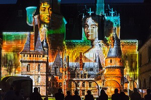 SPECTACLE SONS ET LUMIERE 'MADAME DE MAINTENON OU L'OMBRE DU SOLEIL', EVOQUANT L'HISTOIRE DE L'EPOUSE SECRETE DU ROI LOUIS XIV, SCENOGRAPHIE DE XAVIER DE RICHEMOND, CHATEAU DE MAINTENON, EURE-ET-LOIR (28), FRANCE 