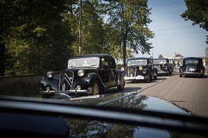 LES TRACTIONS AVANT EN VISITE DANS LE CENTRE D'ESSAI CITROEN, 80 ANS DE LA TRACTION, VOITURE DE LEGENDE, LA FERTE-VIDAME, EURE-ET-LOIR (28), FRANCE 