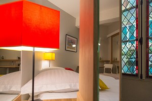 CHAMBRE D'HOTES 'L'ESCALE EN COULEUR', RUE DANIEL BOUTET, CHARTRES (28) EURE-ET-LOIR, FRANCE 