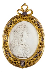 MEDAILLON REPRESENTANT LE ROI LOUIS XIV DANS LE PASSAGE DES BOISERIES, CHATEAU DE MAINTENON, EURE-ET-LOIR (28), FRANCE 