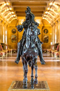 STATUE EQUESTRE EN BRONZE DU ROI DE FRANCE LOUIS XIV DANS LA BIBLIOTHEQUE, CHATEAU DE MAINTENON, EURE-ET-LOIR (28), FRANCE 