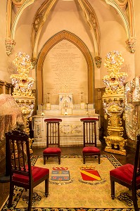 LE CENOTAPHE, ANCIENNE TRIBUNE ROYALE D'OU LOUIS XIV ET MADAME DE MAINTENON ASSISTAIENT AUX OFFICES CELEBREES DANS L'EGLISE SAINT-NICOLAS, CHATEAU DE MAINTENON, EURE-ET-LOIR, FRANCE 