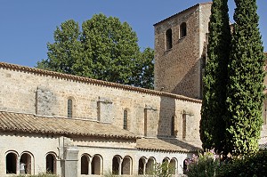 CLOITRE DE L'ABBAYE DE GELLONE, SAINT GUILHEM LE DESERT (34), VILLAGE MEDIEVAL, ETAPE DU PELERINAGE DE SAINT JACQUES DE COMPOSTELLE, LABELISE PLUS BEAU VILLAGE DE FRANCE 