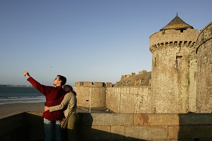 TOUR BIDOUANE SUR LES REMPARTS, SAINT-MALO, ILLE-ET-VILAINE (35), FRANCE 