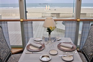 LE CAP HORN, RESTAURANT DU CENTRE DE THALASSOTHERAPIE 'LES THERMES MARINS', SAINT-MALO, ILLE-ET-VILAINE (35), FRANCE 