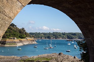 PORT DE PLAISANCE DES BAS-SABLONS, CITE D'ALET, QUARTIER DE SAINT-SERVAN, SAINT-MALO, ILLE-ET-VILAINE (35), FRANCE 