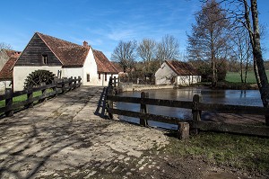 LE MOULIN D'ANGIBAULT, DECOR DU ROMAN DU MEUNIER D'ANGIBAULT, CIRCUIT SUR LE ROMANTISME DE LA VALLEE NOIRE DE GEORGE SAND DANS LE BERRY, MONTIPOURET (36), FRANCE 