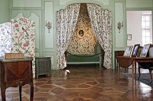 CHAMBRE AVEC PARQUET EN MARQUETERIE, CHATEAU DE VILLANDRY, INDRE-ET-LOIRE (37), FRANCE 
