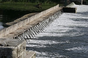 BARRAGE A AIGUILLE, CHISSEAUX, INDRE-ET-LOIRE (37), FRANCE 