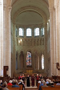 CHANT RELIGIEUX A L'INTERIEUR DE L'ABBAYE DE FLEURY, SAINT-BENOIT-SUR-LOIRE, LOIRET (45), FRANCE 