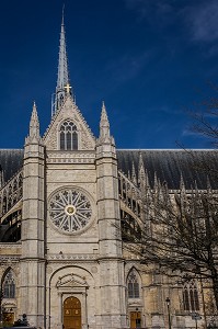 LA CATHEDRALE SAINTE-CROIX, CONSTRUITE AU 12 EME SIECLE, SON NOM PROVIENT D'UNE RELIQUE DE LA CROIX DU CHRIST QU'ELLE ABRITAIT AUTREFOIS, ORLEANS, (45) LOIRET, CENTRE, FRANCE 