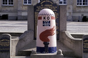 LA VOIE DE LA LIBERTE, BORNE 0, SAINTE-MERE-EGLISE, SITE DU DEBARQUEMENT DU 06 JUIN 1944, MANCHE (50), NORMANDIE, FRANCE 