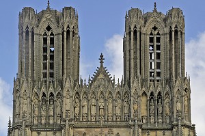 GALERIE DES ROIS ET TOURS, CATHEDRALE NOTRE-DAME EDIFIEE AU XIIIEME SIECLE, REALISATION MAJEURE DE L'ART GOTHIQUE EN FRANCE, INSCRITE AU PATRIMOINE MONDIAL DE L'UNESCO, REIMS, MARNE (51), CHAMPAGNE-ARDENNE, FRANCE 