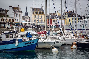 PORT ET FRONT DE MER DU VILLAGE LE PALAIS, BELLE-ILE-EN-MER, MORBIHAN (56), FRANCE 