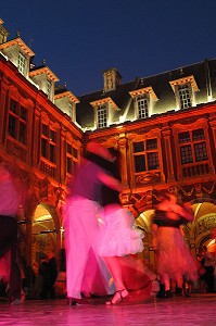 SOIREE TANGO AU COEUR DU BATIMENT DE LA VIEILLE BOURSE TOUS LES DIMANCHES SOIR, LILLE, NORD (59), FRANCE 