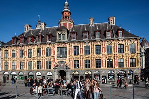 TERRASSE DE CAFE, GRAND PLACE ET VIEILLE BOURSE, LILLE, NORD (59), FRANCE 