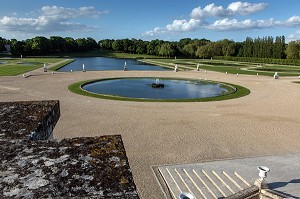 PERSPECTIVE DU JARDIN A LA FRANCAISE DESSINE PAR ANDRE LE NOTRE (1613-1700) AU 17 EME SIECLE, DOMAINE DU CHATEAU DE CHANTILLY, OISE (60), FRANCE 