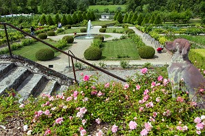 JARDIN A LA FRANCAISE ET FONTAINE DU POTAGER DES PRINCES, UN DES DERNIERS VESTIGES DE LA PARTIE OUEST DU PARC DES PRINCES DE CONDE, CHANTILLY, OISE (60), FRANCE 