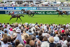 ARRIVEE DU GRAND PRIX DE DIANE LONGINES 2013, COURSE HIPPIQUE A L'HIPPODROME DE CHANTILLY, OISE (60), FRANCE 