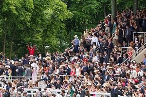 ARRIVEE DE THIERRY JARNET, VAINQUEUR DU GRAND PRIX DE DIANE LONGINES 2013, DEVANT LA TRIBUNE VIP, HIPPODROME DE CHANTILLY, OISE (60), FRANCE 