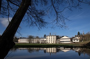 LA FACADE DE L'USINE DE LA MANUFACTURE BOHIN, CONSERVATOIRE VIVANT DE L'AIGUILLE ET DE L'EPINGLE, SAINT-SULPICE-SUR-RISLE, ORNE (61), FRANCE 