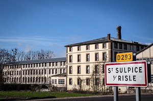 LA FACADE DE L'USINE DE LA MANUFACTURE BOHIN, CONSERVATOIRE VIVANT DE L'AIGUILLE ET DE L'EPINGLE, SAINT-SULPICE-SUR-RISLE, ORNE (61), FRANCE 